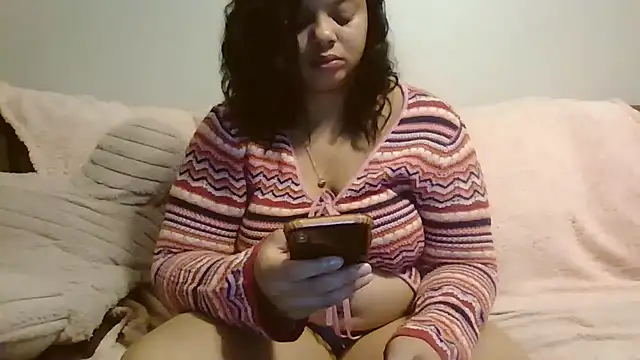 Snapshot of beautylovess chatting on 11/08/25, 06:02 beautylovess online show from 11/08/25, 06:02