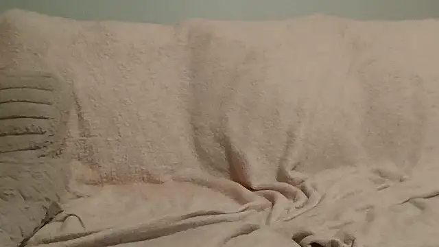 Snapshot of beautylovess chatting on 11/15/25, 03:59 beautylovess online show from 11/15/25, 03:59