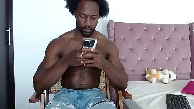 Snapshot of BlackNike chatting on 01/28/25, 12:43 BlackNike online show from 01/28/25, 12:43