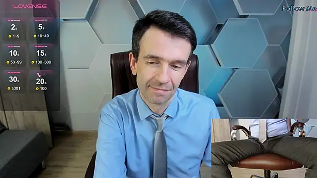 Snapshot of SteveTiger chatting on 12/22/25, 01:08 SteveTiger online show from 12/22/25, 01:08