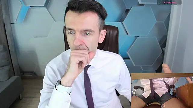 Snapshot of SteveTiger chatting on 02/06/26, 09:34 SteveTiger online show from 02/06/26, 09:34