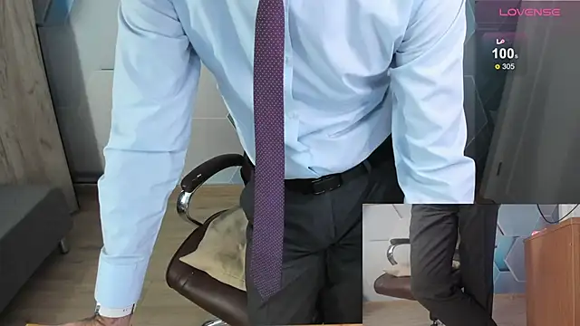 Snapshot of SteveTiger chatting on 02/08/26, 12:08 SteveTiger online show from 02/08/26, 12:08