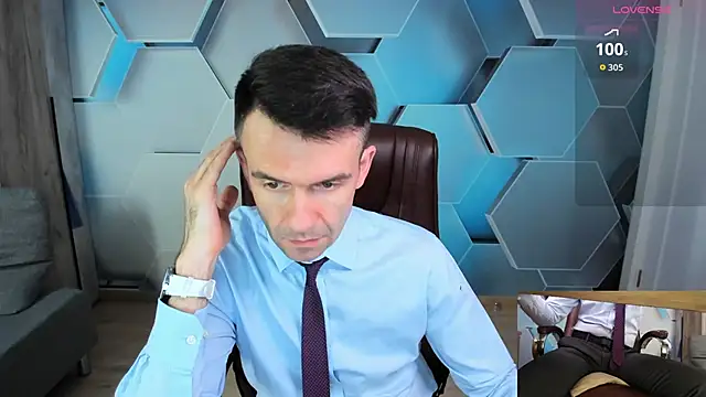 Snapshot of SteveTiger chatting on 03/12/26, 12:11 SteveTiger online show from 03/12/26, 12:11