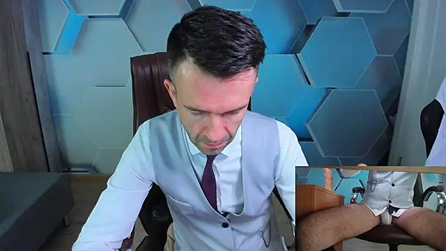 Snapshot of SteveTiger chatting on 04/12/26, 03:11 SteveTiger online show from 04/12/26, 03:11