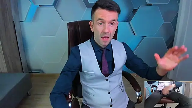 Snapshot of SteveTiger chatting on 04/14/26, 11:16 SteveTiger online show from 04/14/26, 11:16