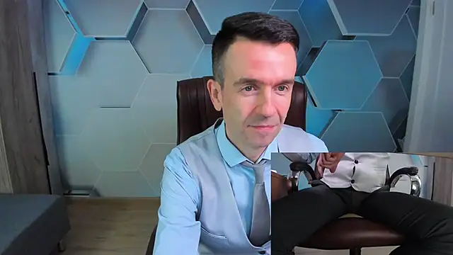 Snapshot of SteveTiger chatting on 04/16/26, 09:32 SteveTiger online show from 04/16/26, 09:32