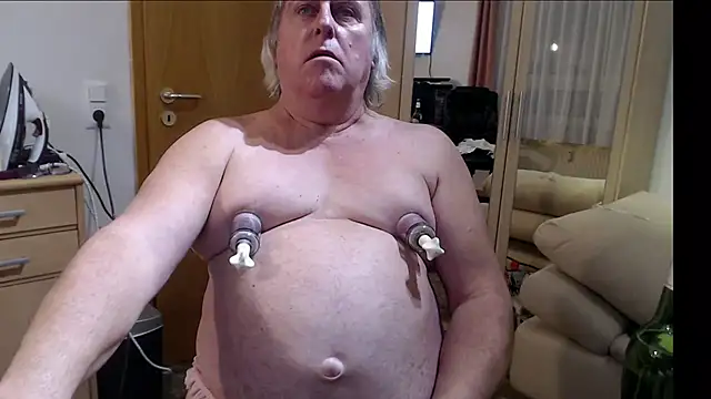 Snapshot of Sissygera chatting on 01/06/25, 04:34 Sissygera online show from 01/06/25, 04:34