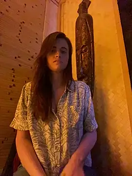 Snapshot of PhotoBabe chatting on 04/12/26, 12:26 PhotoBabe online show from 04/12/26, 12:26