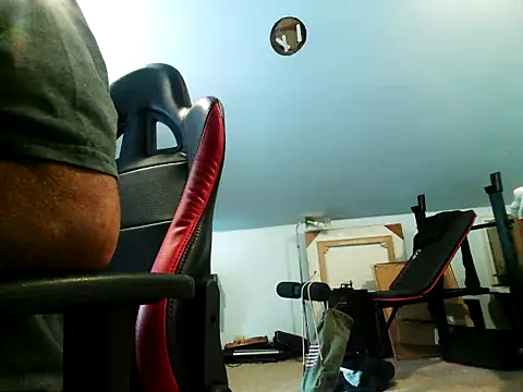 Snapshot of NewBegging69 chatting on 04/14/26, 07:31 NewBegging69 online show from 04/14/26, 07:31