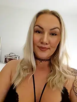 Snapshot of NastyMilf_ chatting on 12/26/24, 08:00 NastyMilf  online show from 12/26/24, 08:00