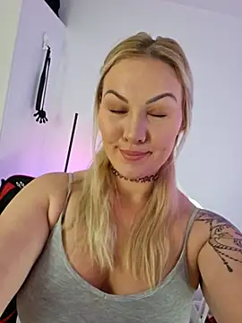 Snapshot of NastyMilf_ chatting on 03/05/25, 08:32 NastyMilf  online show from 03/05/25, 08:32