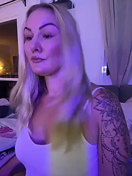 Snapshot of NastyMilf_ chatting on 10/13/25, 06:19 NastyMilf  online show from 10/13/25, 06:19