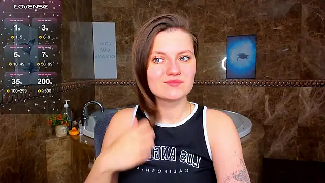 Snapshot of MelindaTin chatting on 03/15/26, 01:00 MelindaTin online show from 03/15/26, 01:00