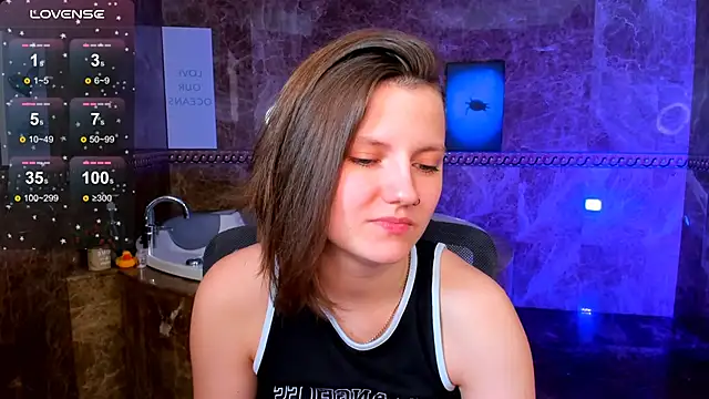 Snapshot of MelindaTin chatting on 04/09/26, 06:19 MelindaTin online show from 04/09/26, 06:19