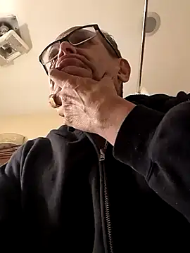 Snapshot of bobby69cock chatting on 02/12/26, 01:06 bobby69cock online show from 02/12/26, 01:06