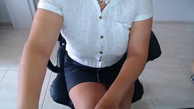 Ixchel Anaid online show from 10/03/25, 03:09