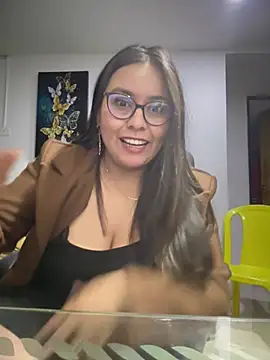 Snapshot of Ixchel_Anaid chatting on 04/18/26, 03:10 Ixchel Anaid online show from 04/18/26, 03:10