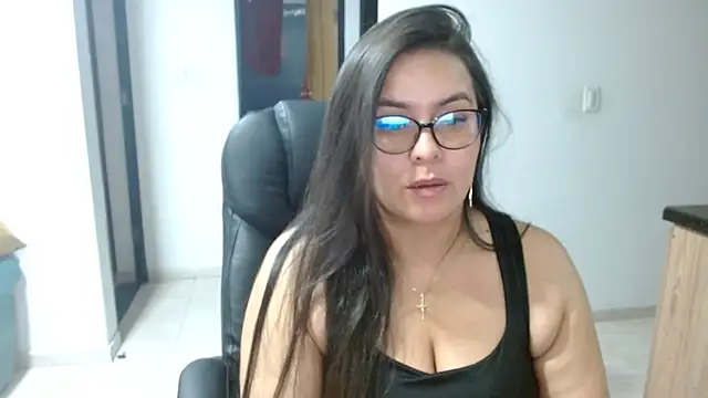 Snapshot of Ixchel_Anaid chatting on 04/27/26, 04:43 Ixchel Anaid online show from 04/27/26, 04:43