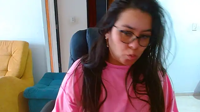 Snapshot of Ixchel_Anaid chatting on 06/27/26, 02:34 Ixchel Anaid online show from 06/27/26, 02:34