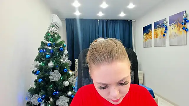 Strawberrye online show from 12/28/24, 02:32