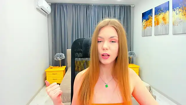 Strawberrye online show from 01/31/25, 12:18