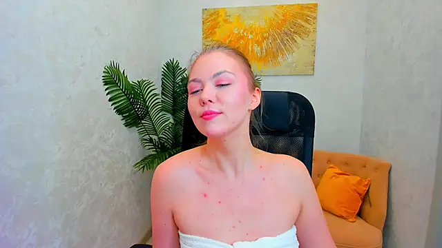 Strawberrye online show from 02/03/25, 08:02