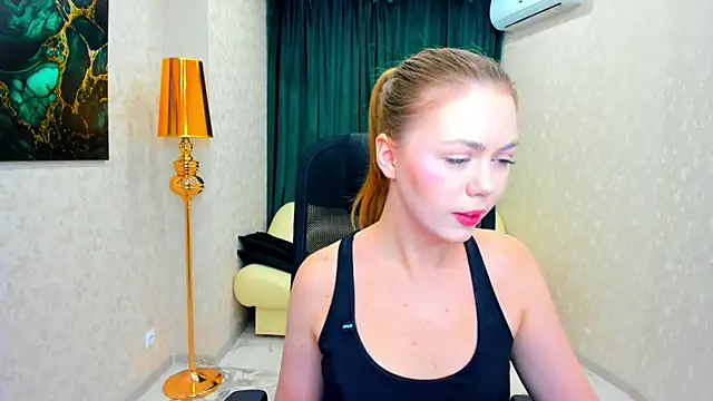 Strawberrye online show from 02/10/25, 06:31