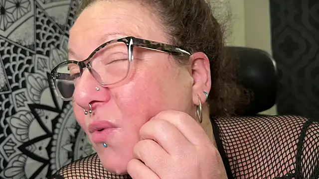 Snapshot of Miss_Phat_Booty chatting on 09/27/25, 01:32 Miss Phat Booty online show from 09/27/25, 01:32