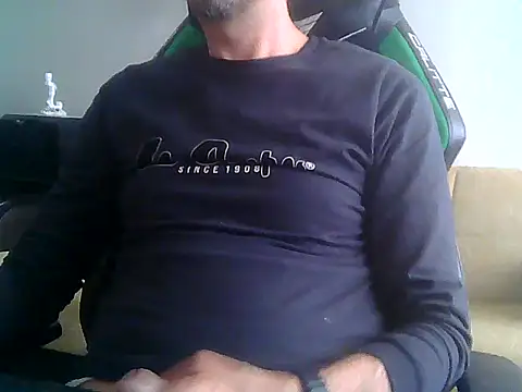 Snapshot of boran34 chatting on 05/13/26, 03:53 boran34 online show from 05/13/26, 03:53