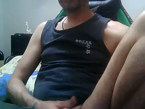 Snapshot of boran34 chatting on 06/06/26, 10:25 boran34 online show from 06/06/26, 10:25