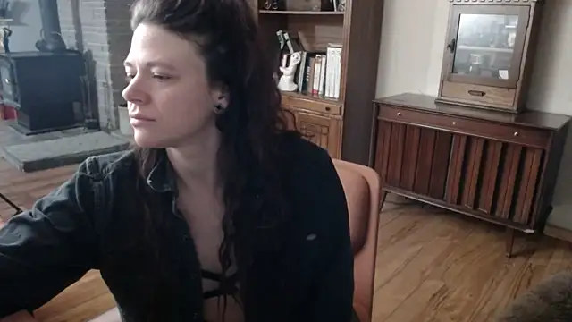 Snapshot of MarcyJones chatting on 01/12/25, 02:03 MarcyJones online show from 01/12/25, 02:03