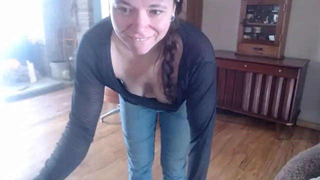 Snapshot of MarcyJones chatting on 02/12/25, 06:19 MarcyJones online show from 02/12/25, 06:19