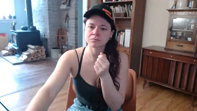 Snapshot of MarcyJones chatting on 02/25/25, 02:11 MarcyJones online show from 02/25/25, 02:11