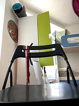 Snapshot of Aestheticsgirl chatting on 09/19/25, 09:00 Aestheticsgirl online show from 09/19/25, 09:00