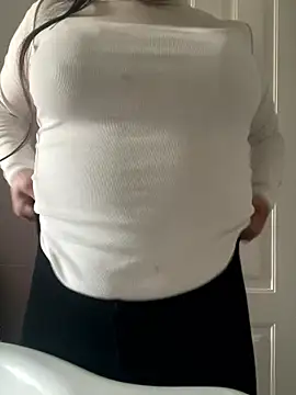 Snapshot of Aestheticsgirl chatting on 01/14/26, 08:53 Aestheticsgirl online show from 01/14/26, 08:53