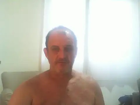 Snapshot of ConradinhoBR50 chatting on 11/19/25, 08:42 ConradinhoBR50 online show from 11/19/25, 08:42