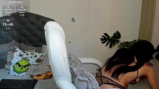 Snapshot of Lisvandr chatting on 04/02/26, 04:48 Lisvandr online show from 04/02/26, 04:48