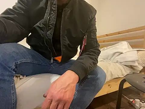 Snapshot of Goldmedall chatting on 03/05/26, 08:49 Goldmedall online show from 03/05/26, 08:49