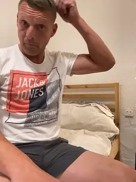 Snapshot of Goldmedall chatting on 04/14/26, 12:49 Goldmedall online show from 04/14/26, 12:49