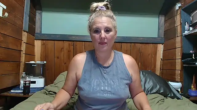 Snapshot of lisaxlovexxx chatting on 07/10/26, 04:20 lisaxlovexxx online show from 07/10/26, 04:20