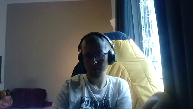 Snapshot of David250692 chatting on 10/09/25, 10:46 David250692 online show from 10/09/25, 10:46