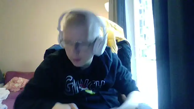 Snapshot of David250692 chatting on 11/20/25, 12:38 David250692 online show from 11/20/25, 12:38