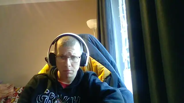 Snapshot of David250692 chatting on 12/15/25, 10:19 David250692 online show from 12/15/25, 10:19