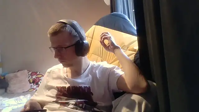 Snapshot of David250692 chatting on 03/04/26, 10:21 David250692 online show from 03/04/26, 10:21