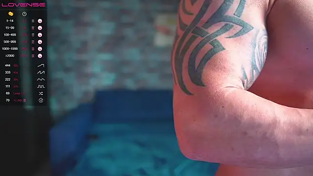 Snapshot of mark_normal chatting on 01/31/25, 02:37 mark normal online show from 01/31/25, 02:37