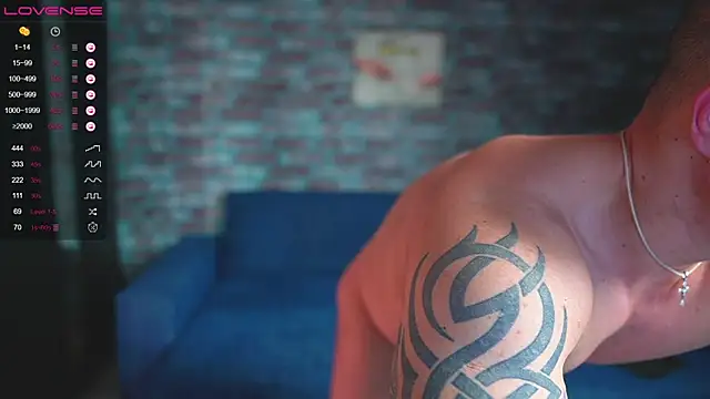 Snapshot of mark_normal chatting on 02/11/25, 10:39 mark normal online show from 02/11/25, 10:39