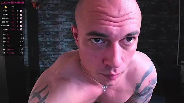 Snapshot of mark_normal chatting on 10/14/25, 03:40 mark normal online show from 10/14/25, 03:40