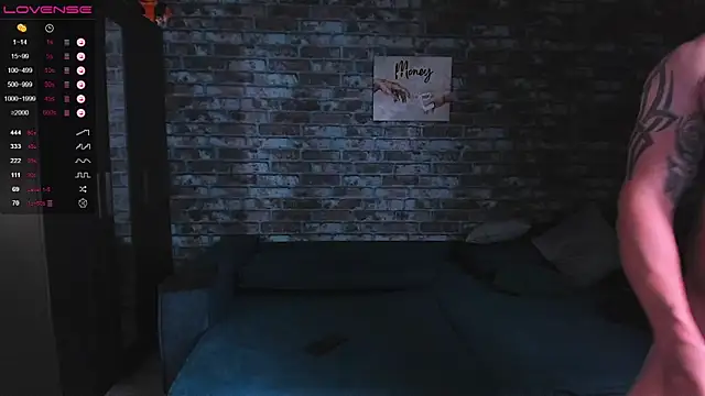 Snapshot of mark_normal chatting on 10/15/25, 02:33 mark normal online show from 10/15/25, 02:33