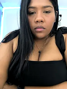 Snapshot of paola091 chatting on 02/15/25, 08:33 paola091 online show from 02/15/25, 08:33