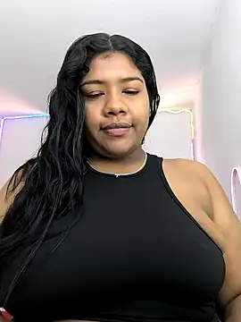 Snapshot of paola091 chatting on 09/21/25, 02:19 paola091 online show from 09/21/25, 02:19